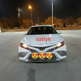 Toyota Camry 2021