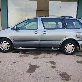 Toyota Sienna 2000