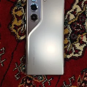 Tecno Kamon 40pro