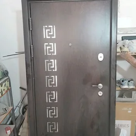 дверь