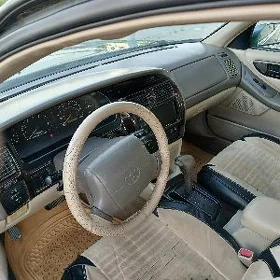 Toyota Avalon 1999