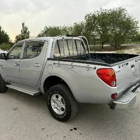 Mitsubishi L200 2008