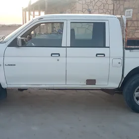 Mitsubishi L200 2004