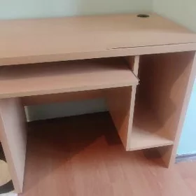 komýuter ustol