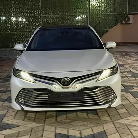 Toyota Camry 2018