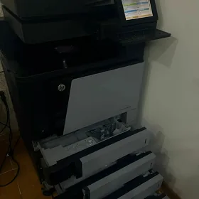 HP Color Laser jet Flow M880