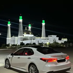 Toyota Camry 2021