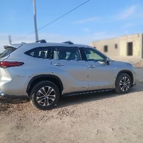 Toyota Highlander 2020