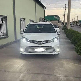 Toyota Sienna 2018