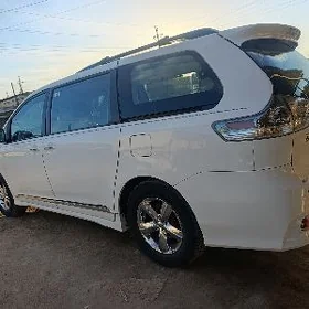 Toyota Sienna 2016