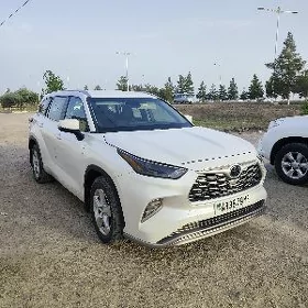 Toyota Highlander 2022