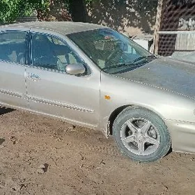 Nissan Maxima 2000