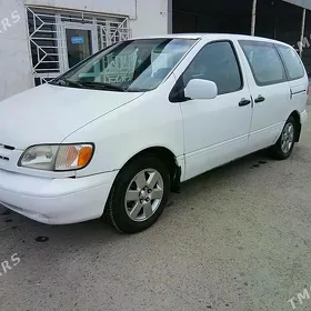 Toyota Sienna 2001