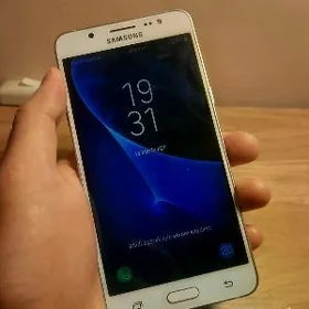 Samsung J5 16
