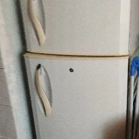 LG холодильник