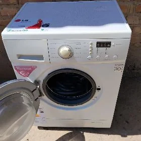 Продаю хорошую машинку