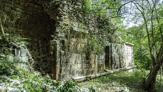 Meksikanyň jeňňelliklerinde maýýalaryň ýitip giden Sak-Balam şäheriniň täze yzlary tapyldy