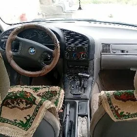 BMW 320 1993