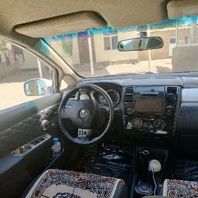 Nissan Versa 2010