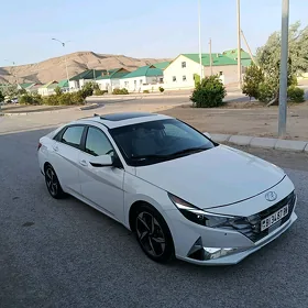 Hyundai Elantra 2022