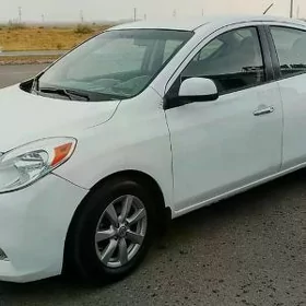 Nissan Versa 2011