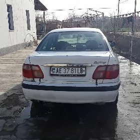 Nissan Sunny 2001