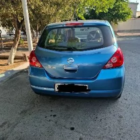 Nissan Tiida 2006