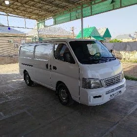 Nissan Urvan 2005
