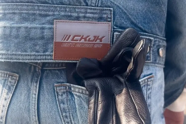 Calvin Klein и Чонгук из BTS выпустили совместную коллекцию одежды - img 3