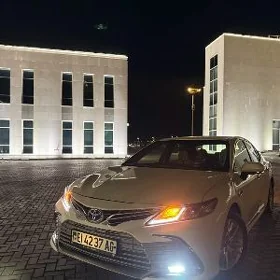 Toyota Camry 2021