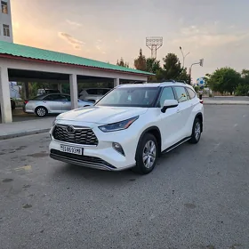 Toyota Highlander 2022