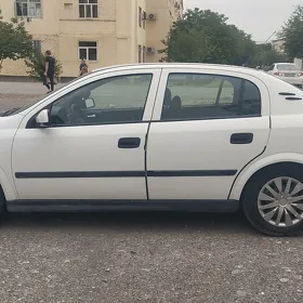 Opel Astra 2000