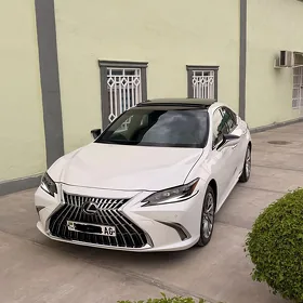 Lexus ES 350 2022