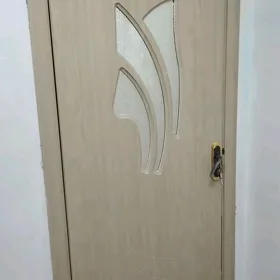 Satlyk gapy içki