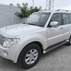 Mitsubishi Pajero 2011
