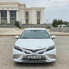 Toyota Camry 2021
