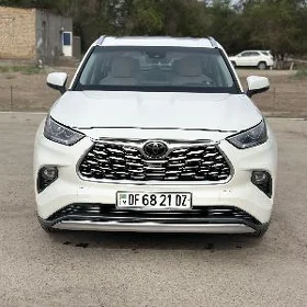 Toyota Highlander 2021