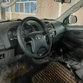 Toyota Hilux 2014