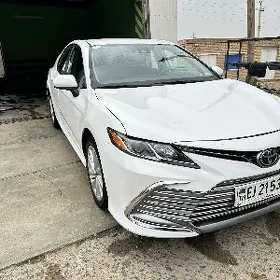 Toyota Camry 2021