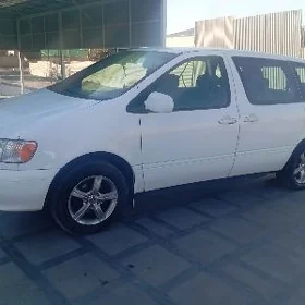 Toyota Sienna 2001
