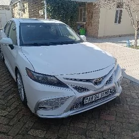 Toyota Camry 2021