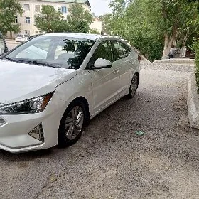 Hyundai Elantra 2019