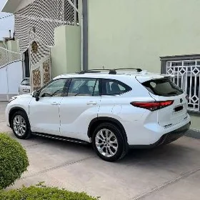 Toyota Highlander 2021