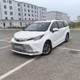Toyota Sienna 2021
