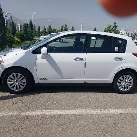 Nissan Versa 2012