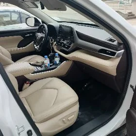 Toyota Highlander 2021