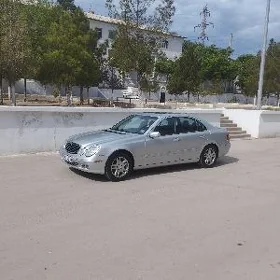 Mercedes-Benz E320 2004