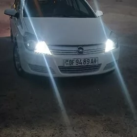 Opel Astra 2004