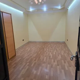 4mkr 1nji etaź 1komnat panelka