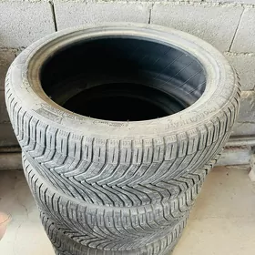 michelin 245 40 18